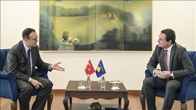 Kryeministri Kurti takon ambasadorin turk në Kosovë, Sabri Tunç Angılı