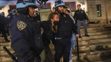 Њујоршката полиција влезе во зградата на Универзитетот Колумбија и уапси над 100 пропалестински демонстранти