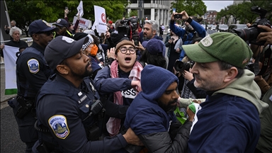 الشرطة الأمريكية تفض مخيم احتجاج لطلاب بجامعة ويسكونسن