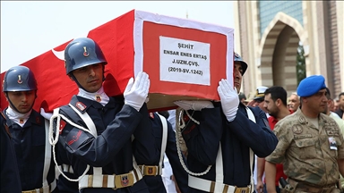 Şehit Jandarma Astsubay Çavuş Şen ve Jandarma Uzman Çavuş Ertaş son yolculuklarına uğurlandı