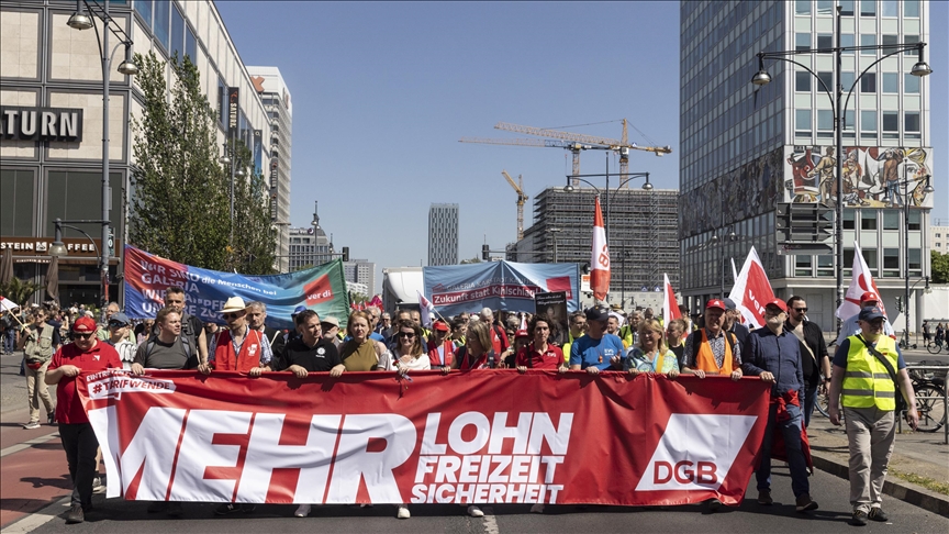 Allemagne: les slogans propalestiniens résonnent à Berlin lors du défilé du 1er Mai