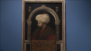 London's famous museum displays Ottoman sultan's portrait