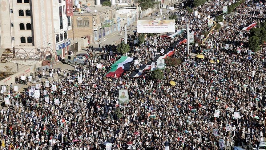 اليمن.. عشرات الآلاف يتظاهرون تضامنا مع غزة وحراك الجامعات