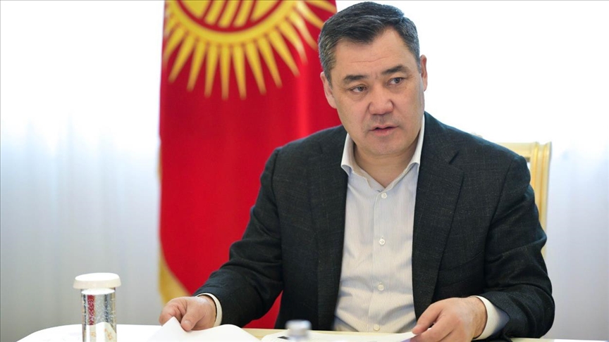 Президент Кыргызстана поручил создать комиссию по расследованию наезда грузовика на детей