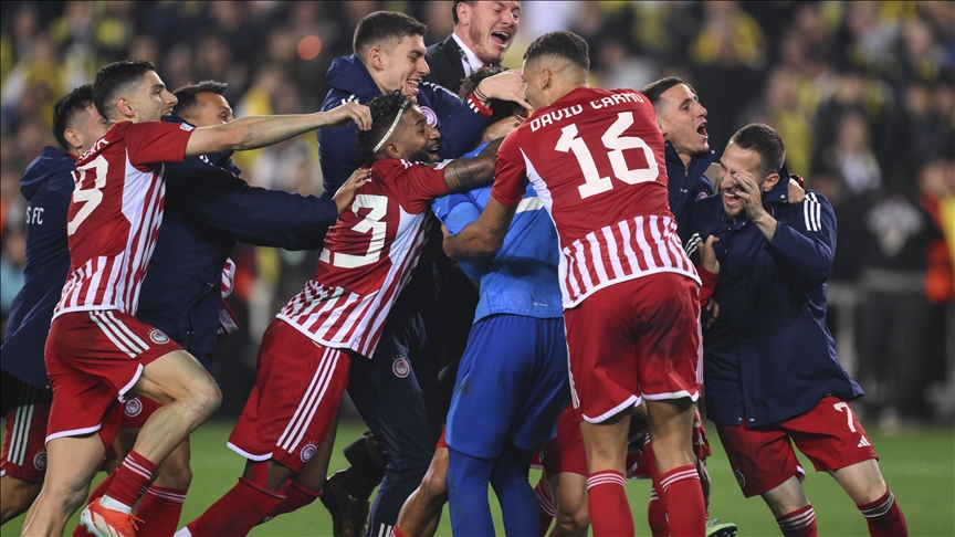 El Kaabi carries Olympiacos to 4-2 Conference League semifinal victory against Aston Villa