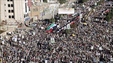 اليمن.. عشرات الآلاف يتظاهرون تضامنا مع غزة وحراك الجامعات