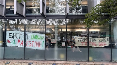 Londra'da bir üniversite Filistin destekçisi öğrencilerin taleplerini karşılamak için çabalama sözü verdi