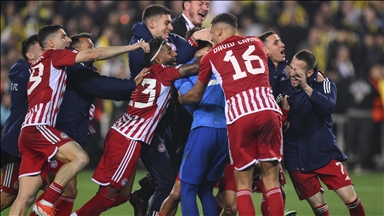 El Kaabi carries Olympiacos to 4-2 Conference League semifinal victory against Aston Villa