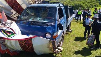 В Кыргызстане грузовик с мороженым сбил десятки детей