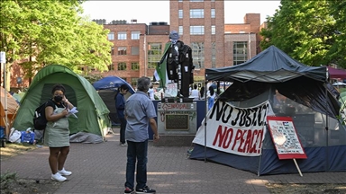 Protestat në SHBA, studentët mbulojnë monumentin e George Washingtonit me "kefije"