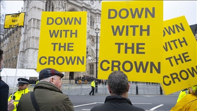 Anti-monarchists celebrate Republic Day for 1st time in UK