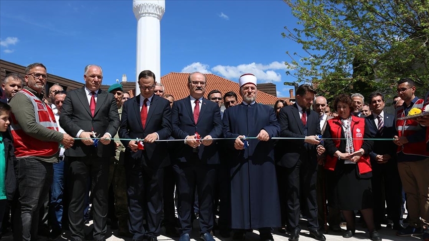 Vakıflar Genel Müdürlüğünce restore edilen Kosova’daki Emir Alaaddin Camisi ibadete açıldı