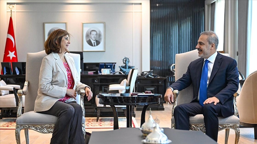 دیدار وزیر خارجه ترکیه با نماینده دبیرکل سازمان ملل در امور قبرس