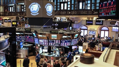 US stocks open Monday higher