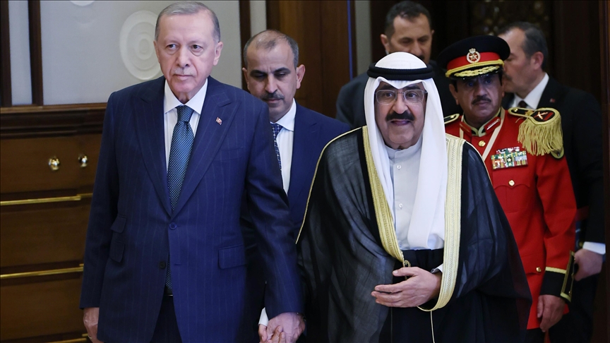Turkish president, Kuwaiti emir discuss Israel’s attacks on Gaza, bilateral relations