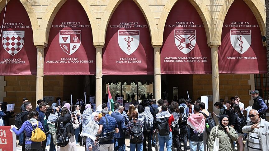 بيروت.. طلاب يطالبون جامعتهم بقطع أي علاقات محتملة مع إسرائيل