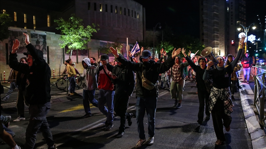 İsrailliler sokaklarda hükümetten ateşkes anlaşmasını imzalamasını talep etti