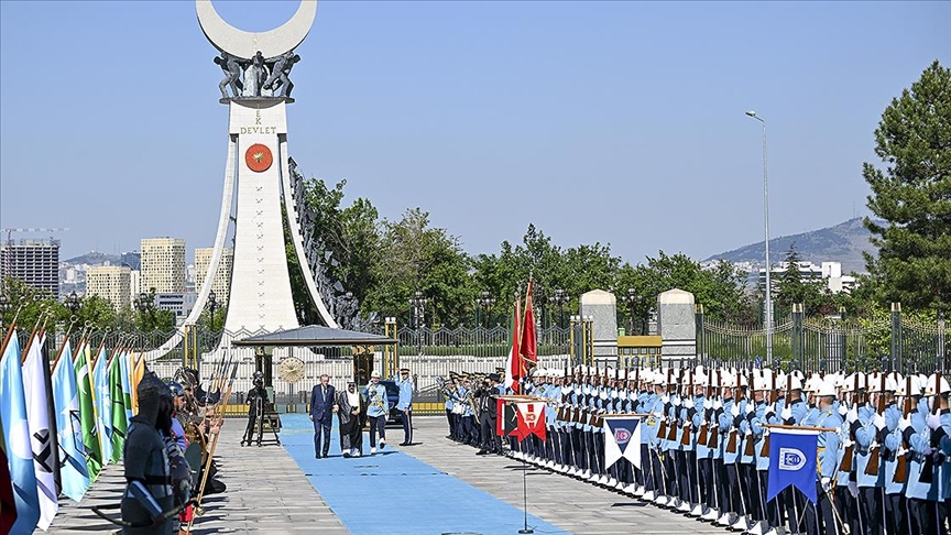 Cumhurbaşkanı Erdoğan, Kuveyt Emiri es-Sabah'ı resmi törenle karşıladı