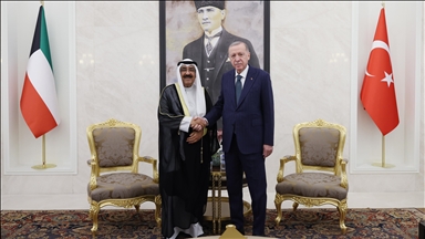 Турскиот претседател Ердоган во Анкара го пречека емирот на Кувајт