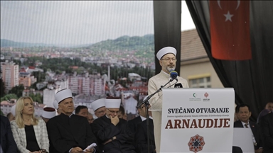 Претседателот на турскиот Дијанет, Али Ербаш, на отворањето на џамијата Арнаудија во Бања Лука