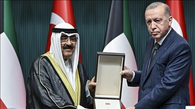 Президент Эрдоган наградил эмира Кувейта Государственным орденом