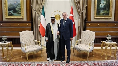أردوغان وأمير الكويت يبحثان العلاقات الاقتصادية وملف غزة