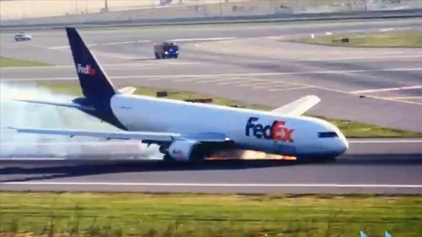 Грузовой самолет совершил аварийную посадку в аэропорту Стамбула
