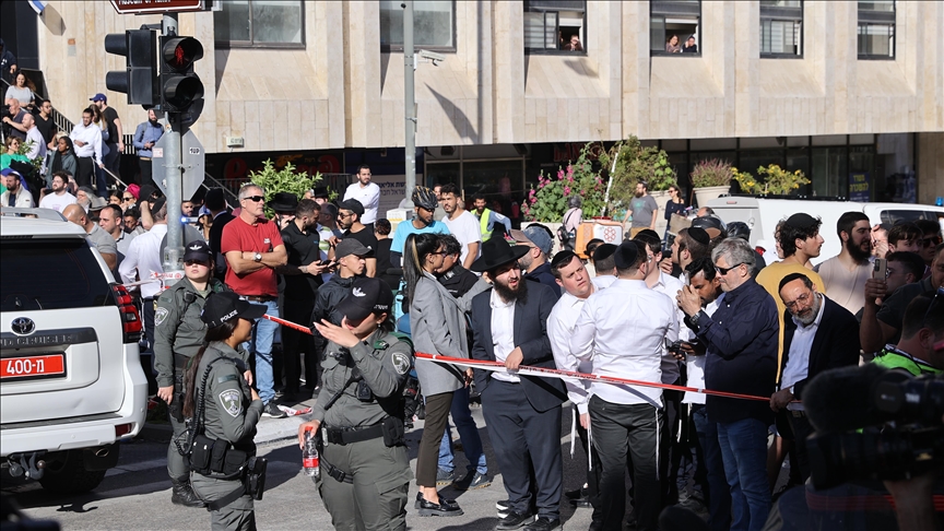 إسرائيل تدعي التحقيق بحادث إطلاق نار على سيارة تقل فلسطينيين