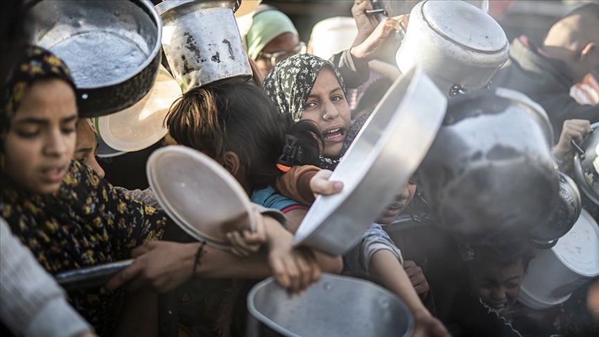 “حكومة غزة” تحذر من “موجة تجويع” تفرضها إسرائيل جنوب القطاع
