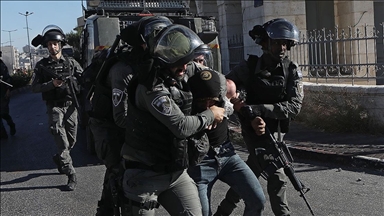 İsrail, 7 Ekim'den bu yana Batı Şeria'da 8 bin 640 Filistinliyi gözaltına aldı