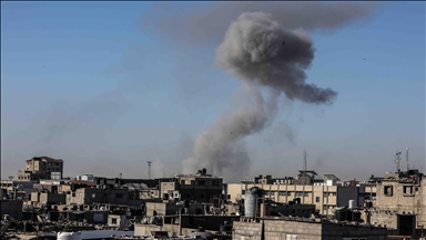 Izraeli bombardon ndërtesat në pjesën qendrore të qytetit Rafah