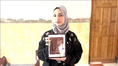 نقاش غزه‌ای: آثارم مانند زندگی‌مان خاکستری شده است
