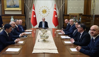 Türkiye: Erdogan rencontre le chef de la sécurité polonaise et le conseiller roumain à la sécurité