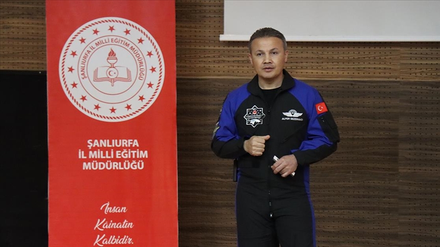 Türkiye'nin ilk astronotu Gezeravcı: Dünyada bilimin farklı alanlarında müthiş derecede agresif atılımlar yapılıyor