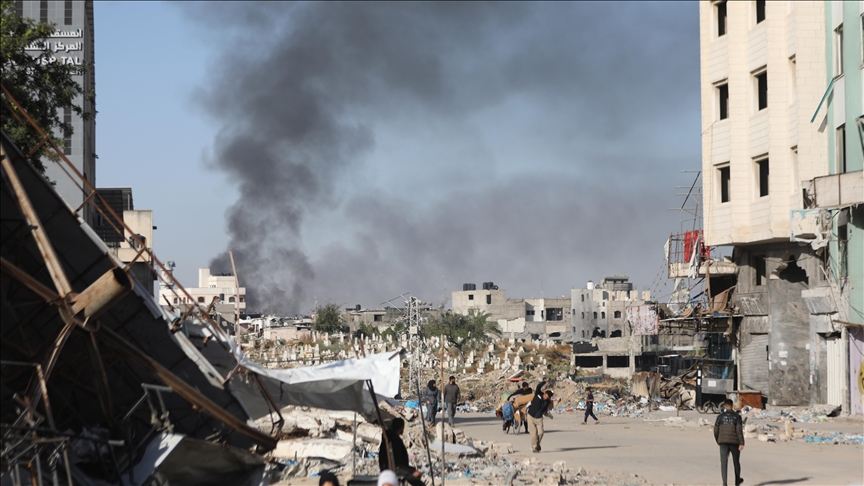Ataque aéreo de Israel causa la muerte de tres palestinos en el centro de la Franja de Gaza