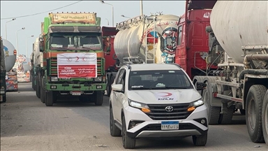 Israeli protesters block humanitarian aid trucks to besieged Gaza