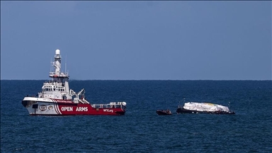 سفينة مساعدات أمريكية تغادر لارنكا باتجاه غزة 