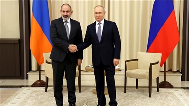 Putin dhe kryeministri armen diskutojnë për çështjet lidhur me sigurinë rajonale