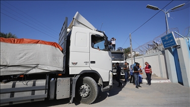گروه‌های راست افراطی در اسرائیل کامیون‌های کمک‌رسانی به غزه را متوقف کردند