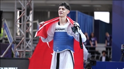 Milli tekvandocu Furkan Ubeyde Çamoğlu'ndan Avrupa Şampiyonası'nda altın madalya 