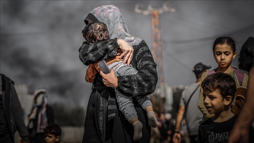أن تكوني أمَّا في حرب غزة.. فقد ونزوح وجوع وإبادة (تقرير)