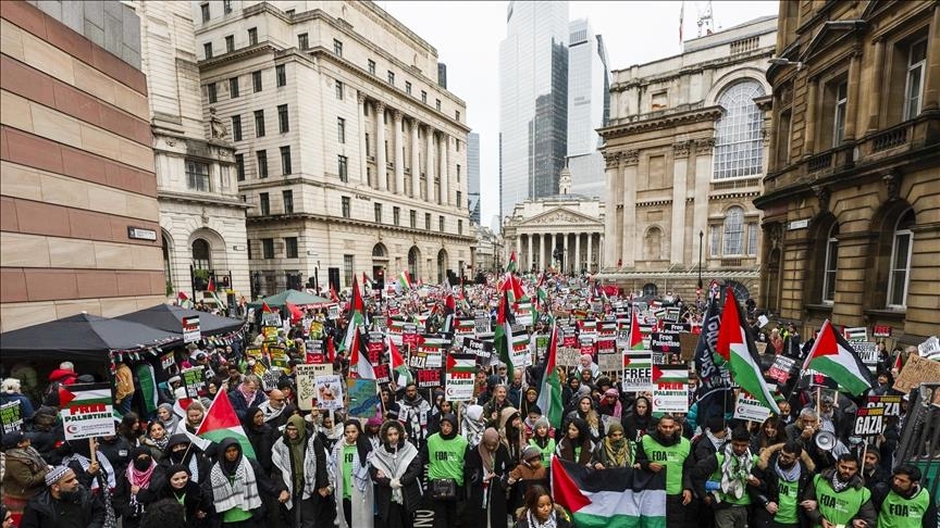 طلاب وأساتذة بأكسفورد يطالبون بتوفير التعليم عن بُعد لنظرائهم بغزة