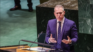 سفير إسرائيل بالأمم المتحدة يمزق ميثاق المنظمة الدولية