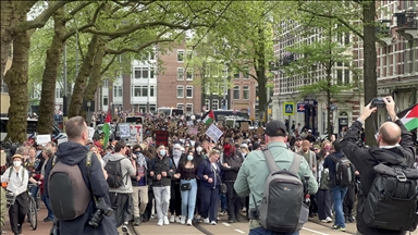Студенты университетов Нидерландов в знак поддержки Палестины прошли маршем к центру города
