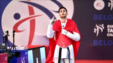 Milli tekvandocu Enbiya Taha Biçer, Avrupa Şampiyonası'nda altın madalya kazandı 