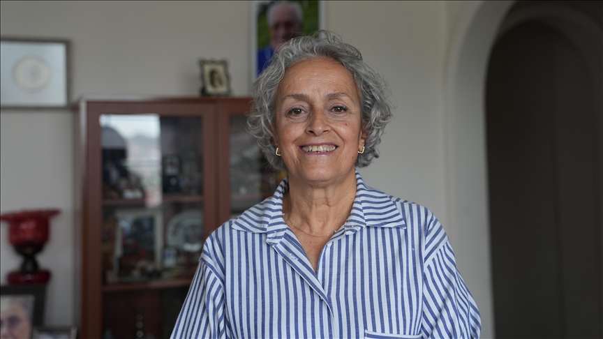 Üç kız kardeşe koruyucu aile olan örnek anne: Sema Günay