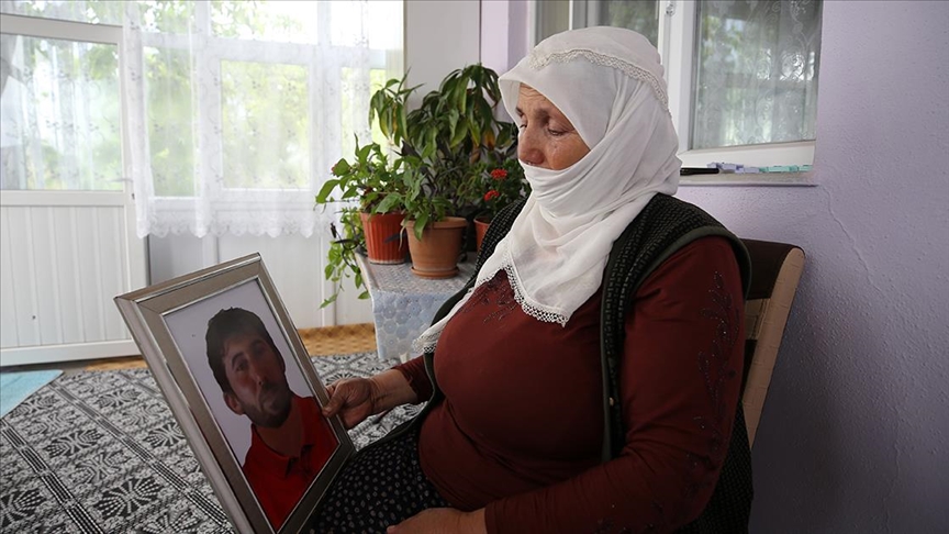 Muş'ta "evlat nöbeti" tutan anneler, Anneler Günü'nü buruk karşılıyor