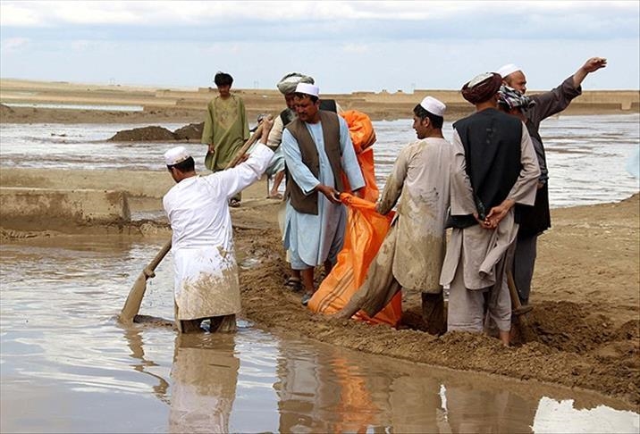 Число жертв наводнения в Афганистане превысило 300 человек