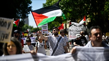 "لا للإبادة".. آلاف الإسبان يطالبون بإنهاء حرب إسرائيل على غزة