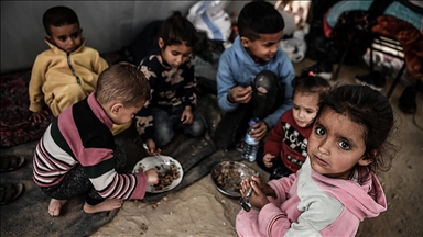 أطفال غزة يتساءلون: ألا نستحق العيش بسلام؟